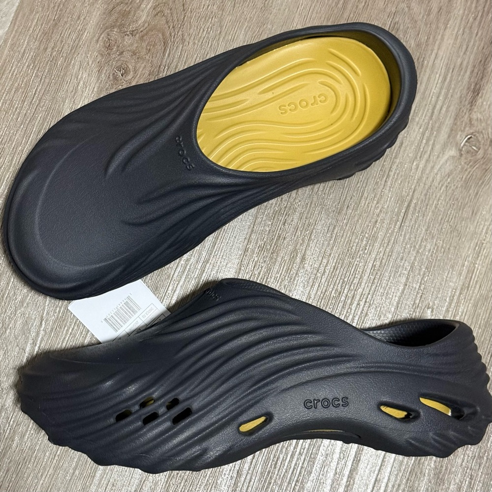 Crocs Echo Wave Black Sand Sandals Slippers Men's Size 8… Women’s Size 10 New